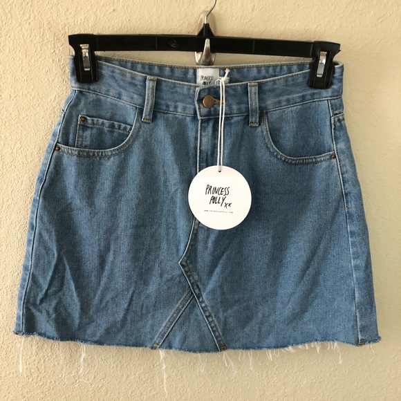 Princess Polly Dresses & Skirts - Princess Polly mini Denim Skirt Sz 4 NWT